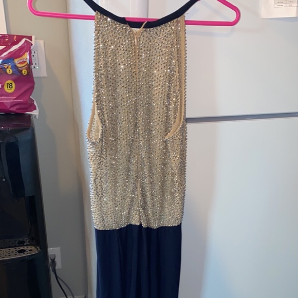 Prom dress - Picture 2 of 3